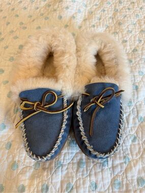 NWOT L.L.Bean Shearling Suede Moccasin Slippers Blue Women’s 8 New Cozy Winter